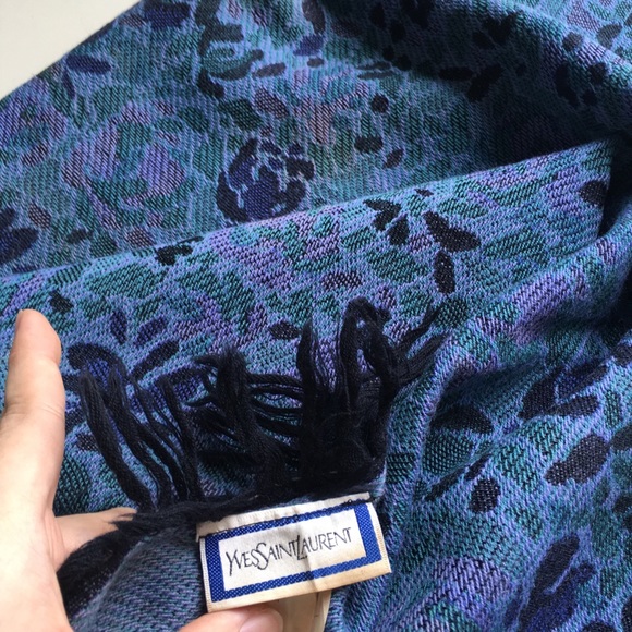 YSL 100% pure wool embroidered floral roses shawl - Picture 7 of 8